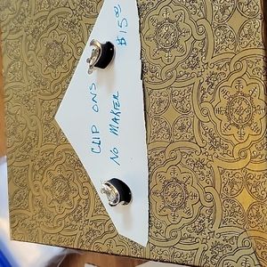 Women's earrings clip on no tags